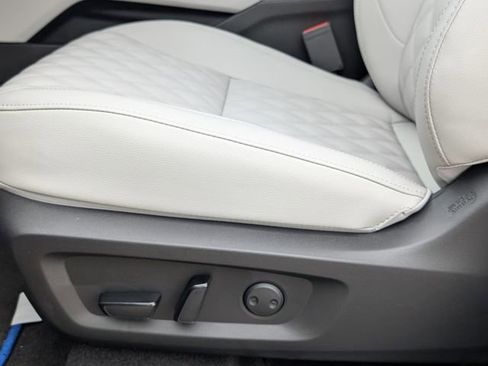 New 2025 Mitsubishi Outlander SEL image 14