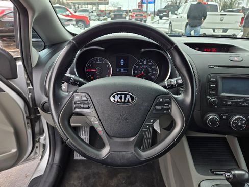 Used 2016 Kia Forte EX image 6