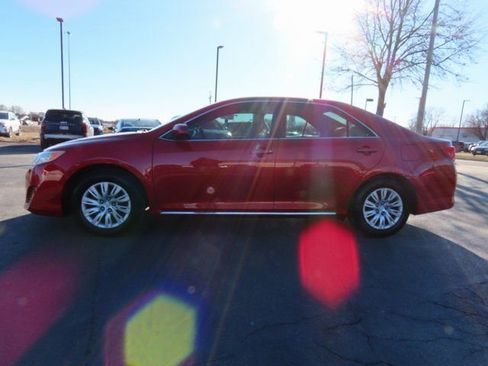 Used 2013 Toyota Camry LE image 5