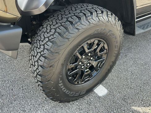 Certified 2025 Ford Bronco Raptor w/ Interior Carbon Fiber Pack AWD/4WD image 9