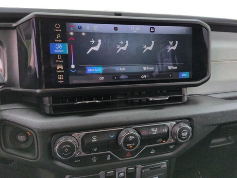 Used 2025 Jeep Gladiator Sport AWD/4WD image 17