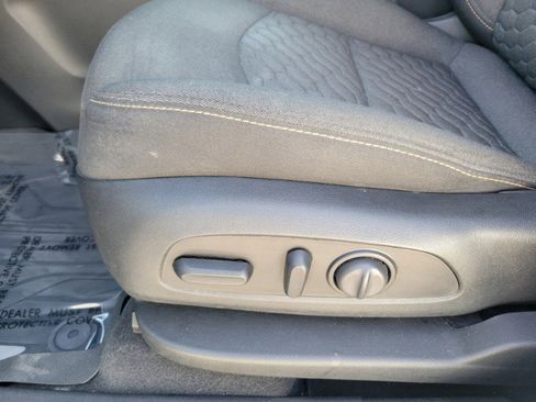 Used 2020 Chevrolet Equinox LT FWD image 20