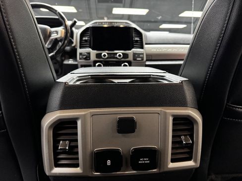 Used 2022 Ford F350 Lariat w/ Lariat Ultimate Package image 40