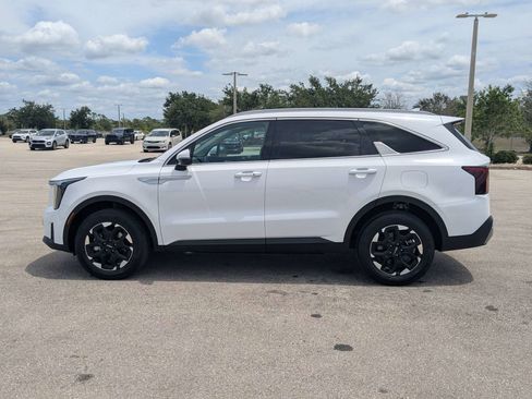 Certified 2025 Kia Sorento S AWD/4WD image 7