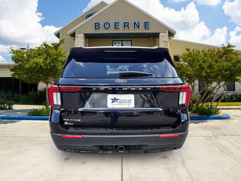 Used 2026 Ford Explorer Active RWD image 4