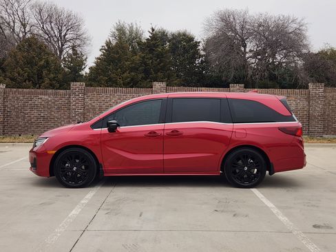 Certified 2025 Honda Odyssey Sport-L image 5