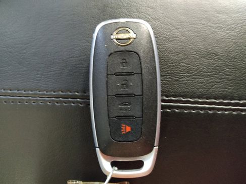 Used 2024 Nissan Sentra SV FWD image 32