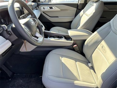 New 2026 Ford Explorer Active w/ Active Comfort Package image 23