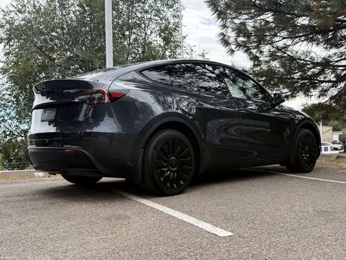 Used 2024 Tesla Model Y Long Range image 7