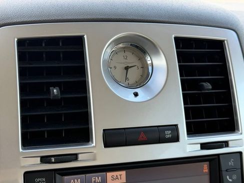 Used 2010 Chrysler 300 C RWD image 24