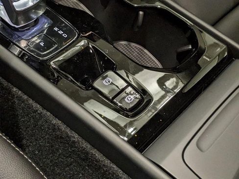 New 2026 Volvo XC40 B5 Ultra w/ Protection Package Premier image 20