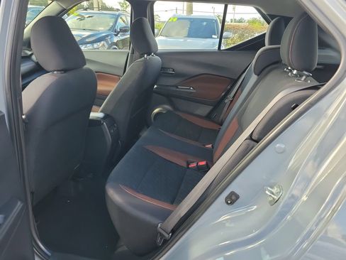 Used 2022 Nissan Kicks SR w/ Interior Electronics Package FWD image 10