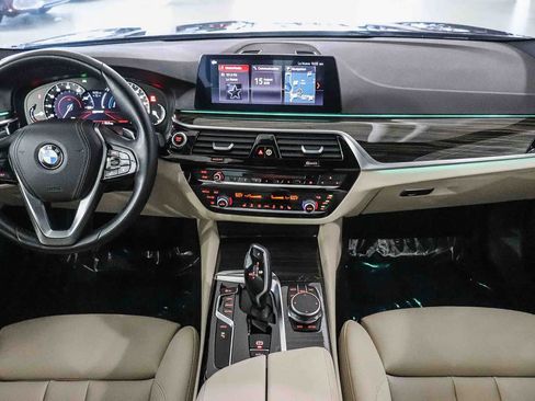 Used 2019 BMW 530e w/ Convenience Package RWD image 13