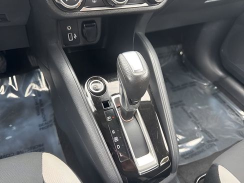 Used 2020 Nissan Versa SV image 15