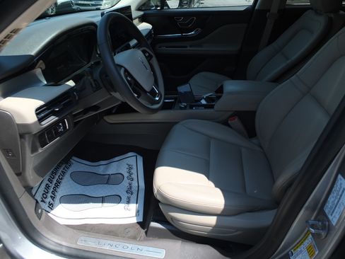 Used 2024 Lincoln Corsair FWD image 11