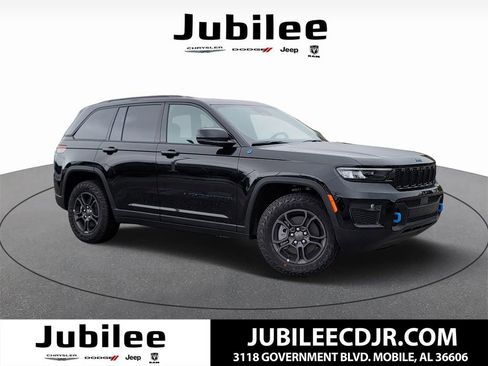 New 2025 Jeep Grand Cherokee Trailhawk AWD/4WD image 1