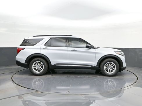 New 2025 Ford Explorer Active w/ Active Comfort Package image 25