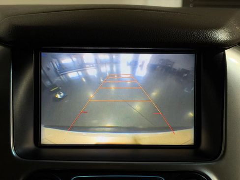 Used 2015 Chevrolet Suburban LT RWD image 47