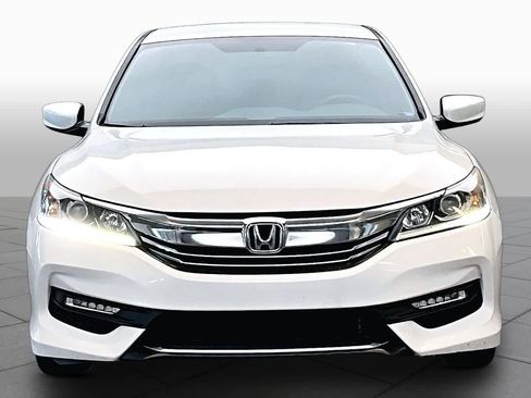 Used 2016 Honda Accord Sport image 3