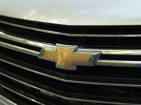 Used 2018 Chevrolet Traverse LT w/ LPO, 'HIT The Road' Package AWD/4WD image 33