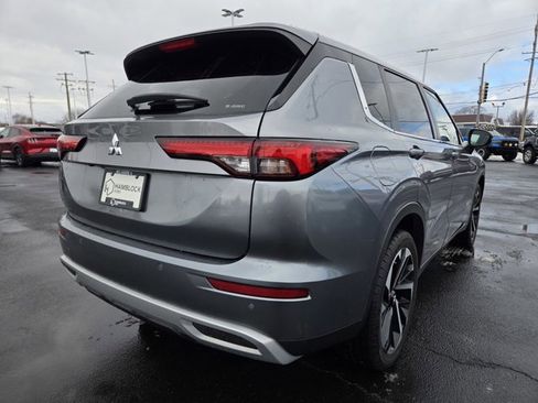Used 2022 Mitsubishi Outlander SE image 38