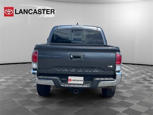 Certified 2022 Toyota Tacoma TRD Off-Road image 4