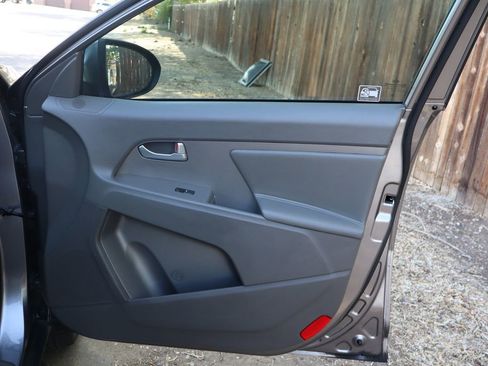 Used 2011 Kia Sportage LX w/ Convenience Pkg AWD/4WD image 26