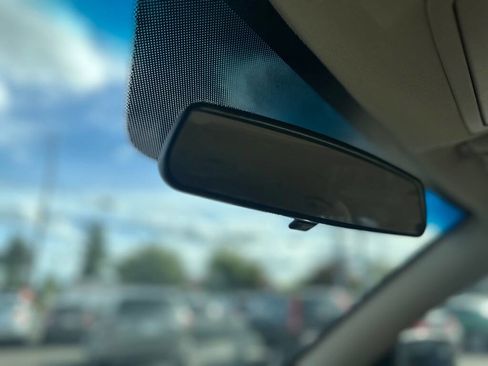 Used 2011 Kia Sorento LX image 18