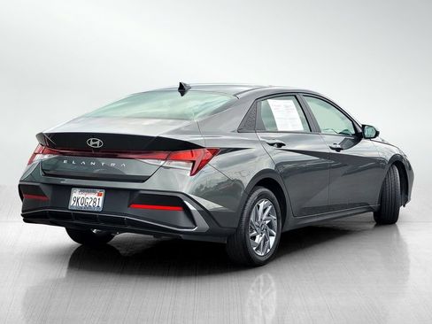 Used 2024 Hyundai Elantra SEL FWD image 4