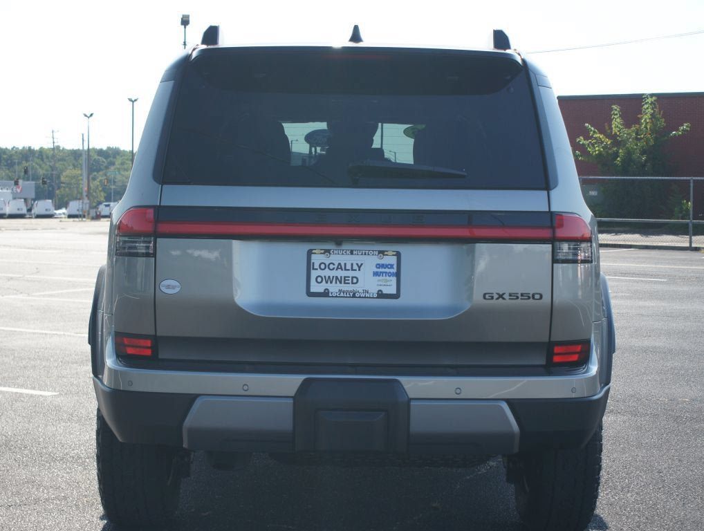 Used 2026 Lexus GX 550 AWD/4WD image 3
