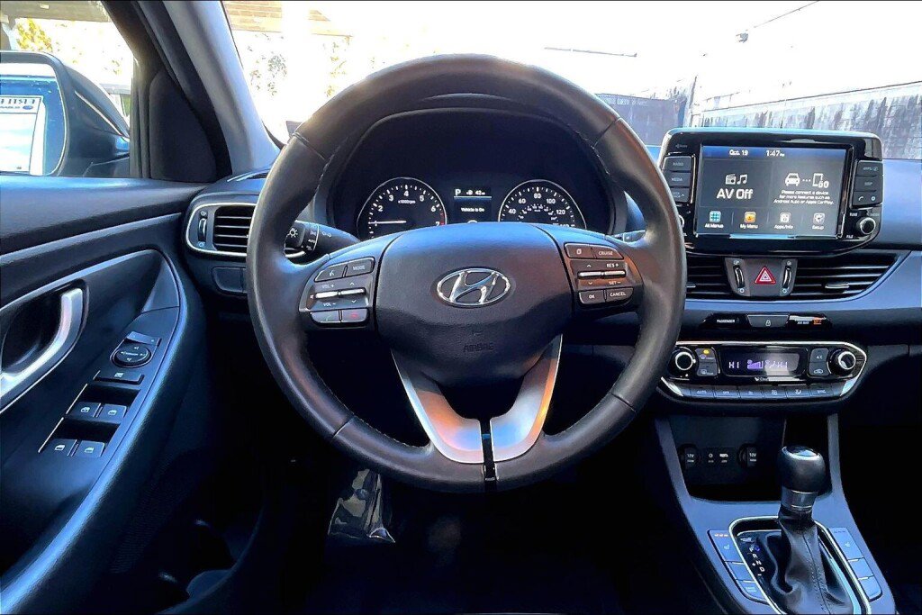 Used 2020 Hyundai Elantra GT w/ Style Package 02 FWD image 7