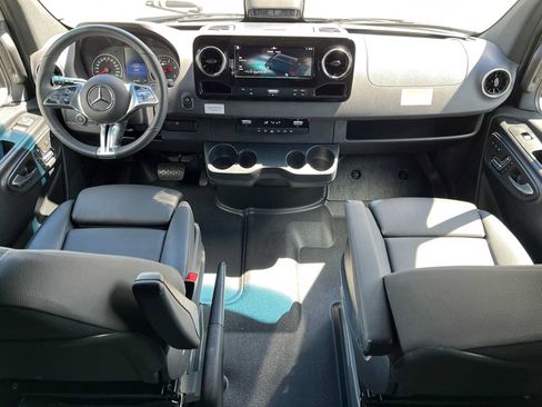 Used 2026 Mercedes-Benz Sprinter 2500 image 42