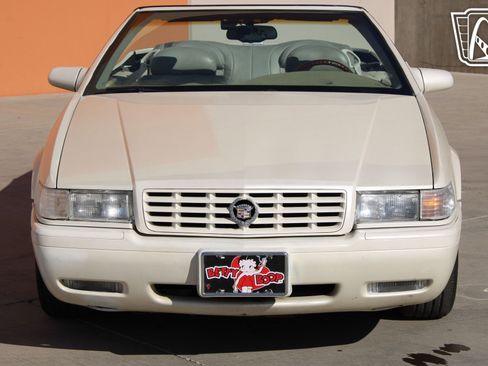 Used 2002 Cadillac Eldorado Touring w/ Preffered Equipment Group image 19