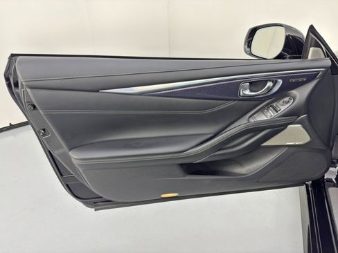 Used 2017 INFINITI Q60 3.0t Sport image 40