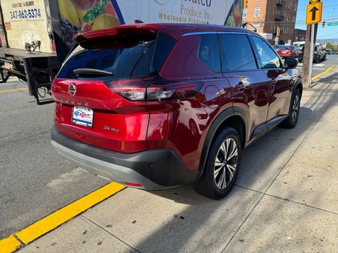 Used 2021 Nissan Rogue SV image 11