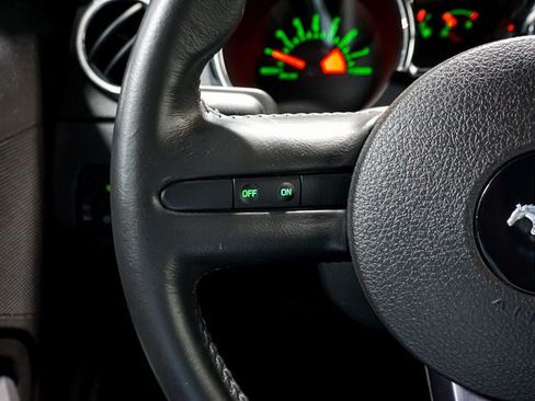 Used 2005 Ford Mustang GT RWD image 39