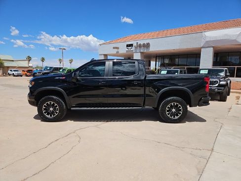 Used 2025 Chevrolet Silverado 1500 ZR2 w/ Technology Package AWD/4WD image 2