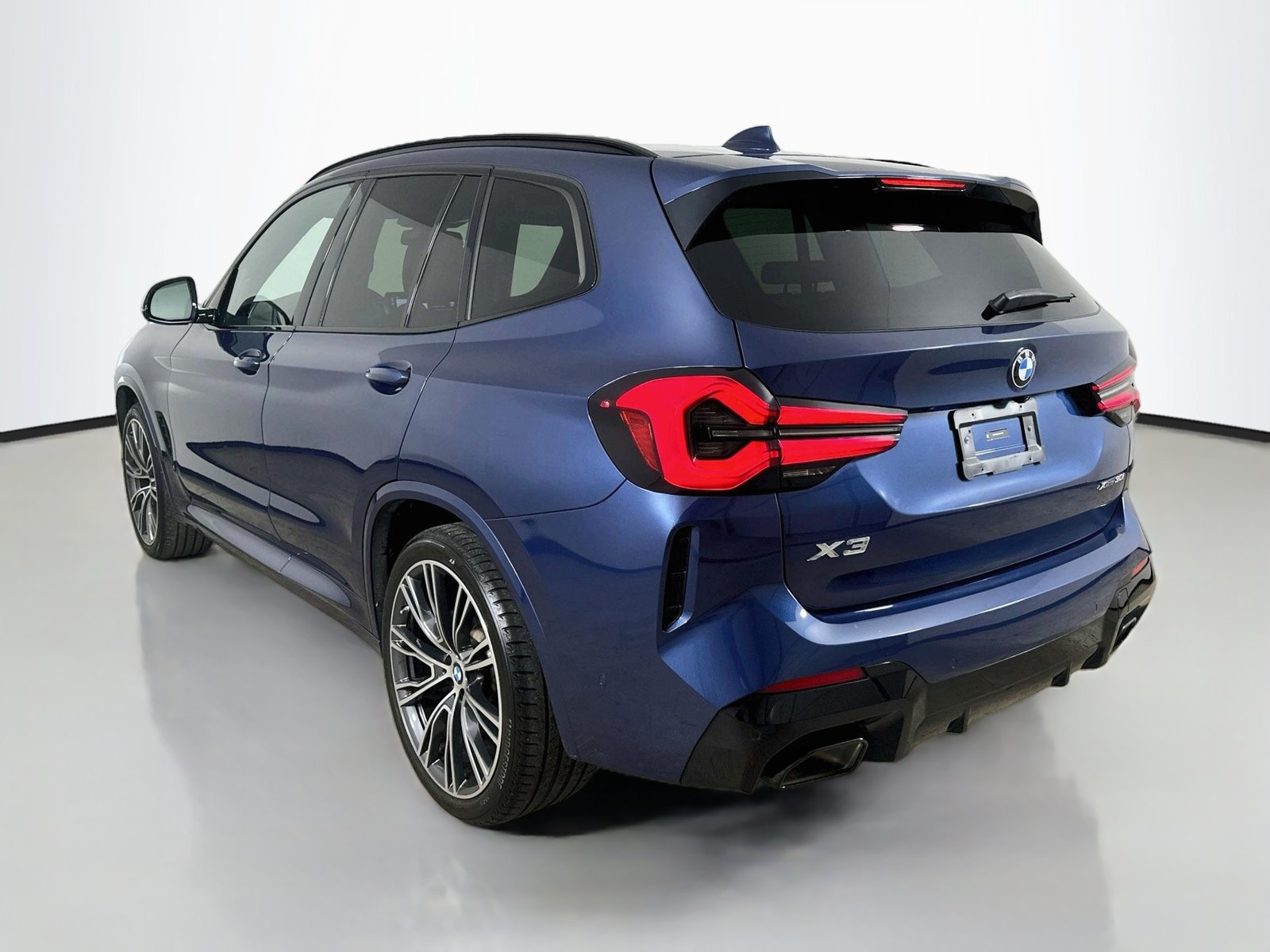 Used 2023 BMW X3 xDrive30i w/ M Sport Package AWD/4WD image 7