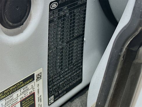 Used 2019 Land Rover Range Rover Velar R-Dynamic SE image 35