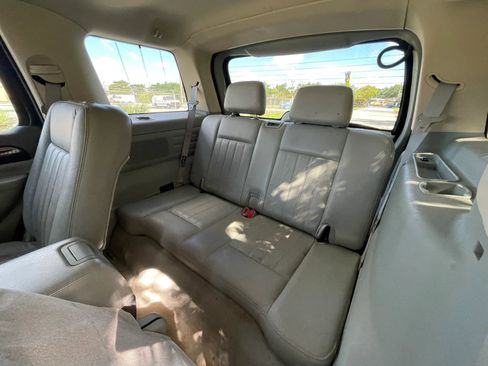 Used 2003 Lincoln Aviator AWD image 28