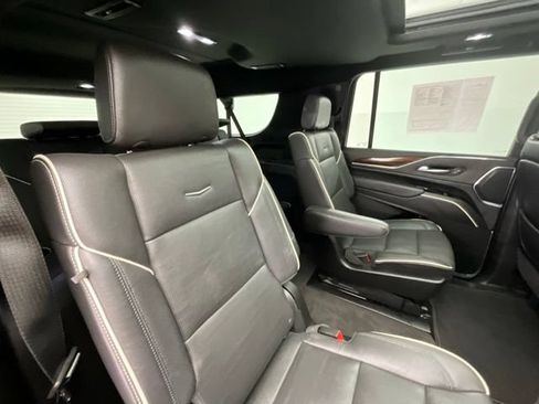Used 2023 Cadillac Escalade ESV Premium Luxury AWD/4WD image 16