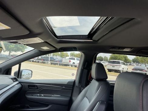 Used 2025 Honda Odyssey Sport-L image 24