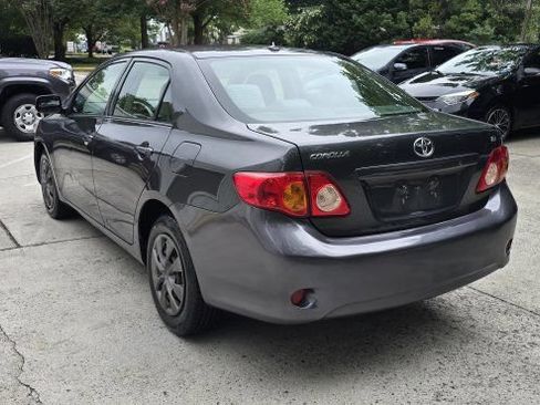 Used 2010 Toyota Corolla LE FWD image 3
