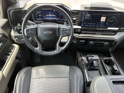 Used 2022 Chevrolet Silverado 1500 ZR2 w/ Technology Package AWD/4WD image 13