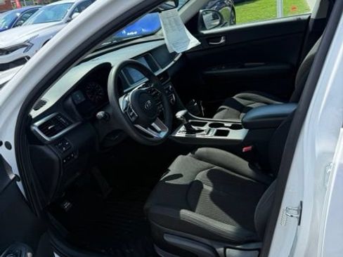 Used 2020 Kia Optima LX FWD image 8