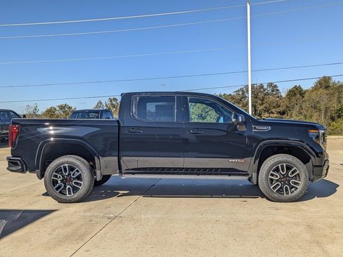 New 2026 GMC Sierra 1500 AT4 w/ Technology Package image 6