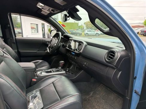 Used 2018 Toyota Tacoma TRD Pro AWD/4WD image 9