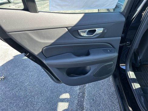 Used 2024 Volvo S60 B5 Plus w/ Climate Package image 17