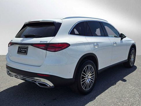 Used 2023 Mercedes-Benz GLC 300 4MATIC image 3