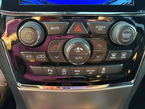 Used 2019 Jeep Grand Cherokee Limited image 24